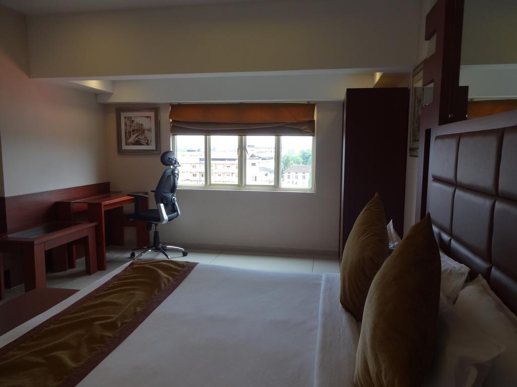 Paramount Tower Kozhikode Esterno foto