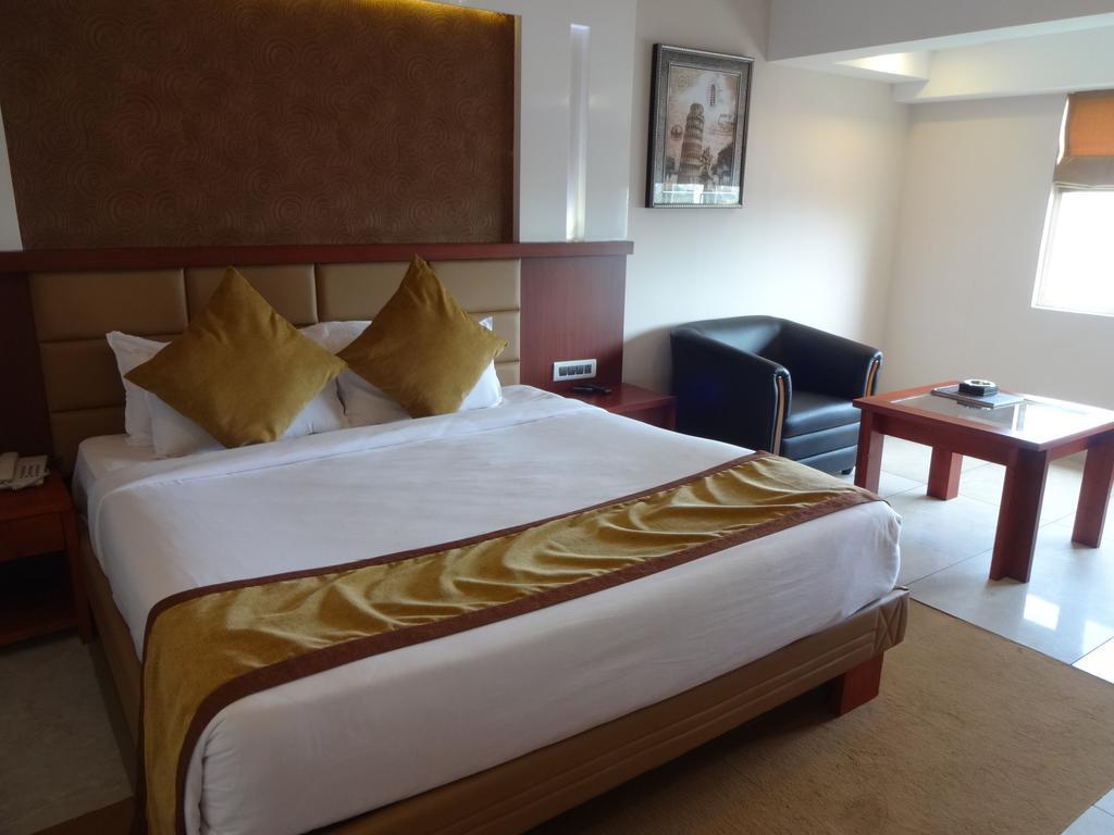 Paramount Tower Kozhikode Esterno foto