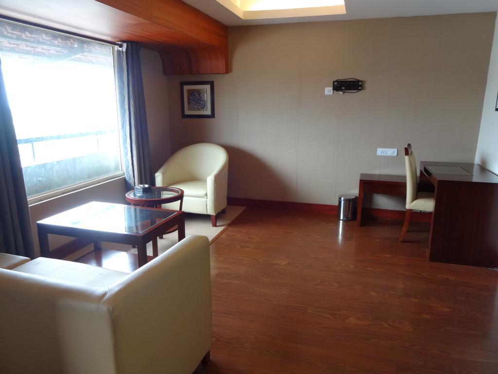 Paramount Tower Kozhikode Esterno foto
